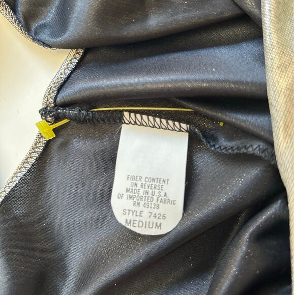 Womens Shiny Metallic Bodysuit Medium Silver Faux Wrap Lace Sleeveless Snap USA - Picture 6 of 9